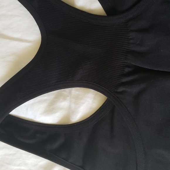 Wacoal Seamless, Wireless Sports Bra, Black, Sz 32 - Picture 3 of 5